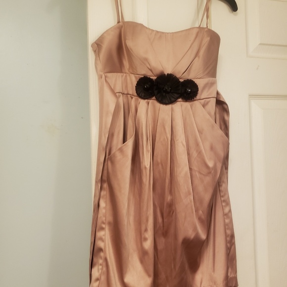 Dresses & Skirts - Dress